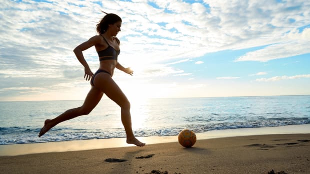 uswnt_siswim.jpg